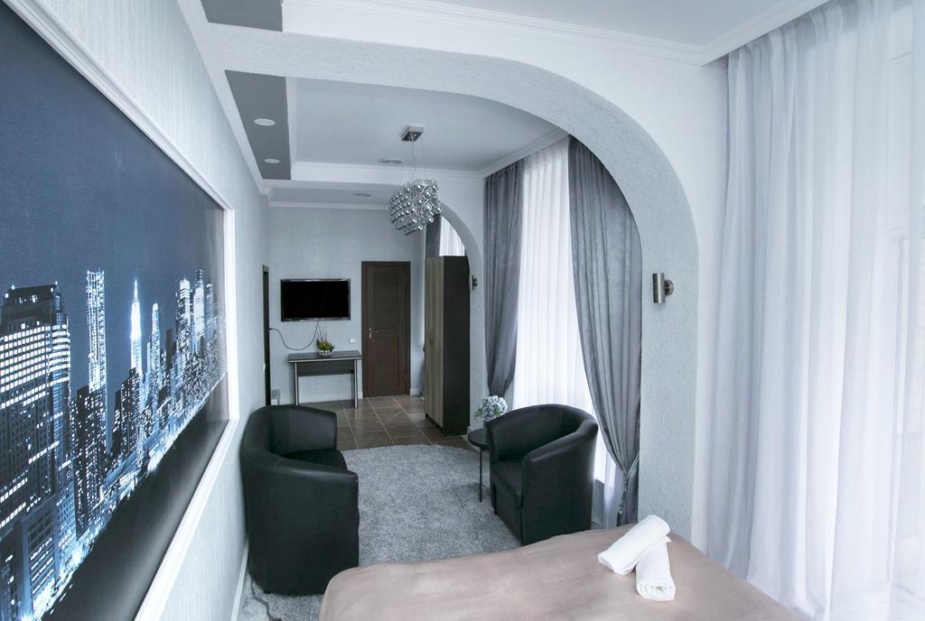 Hotel Avenue ビシュケク エクステリア 写真