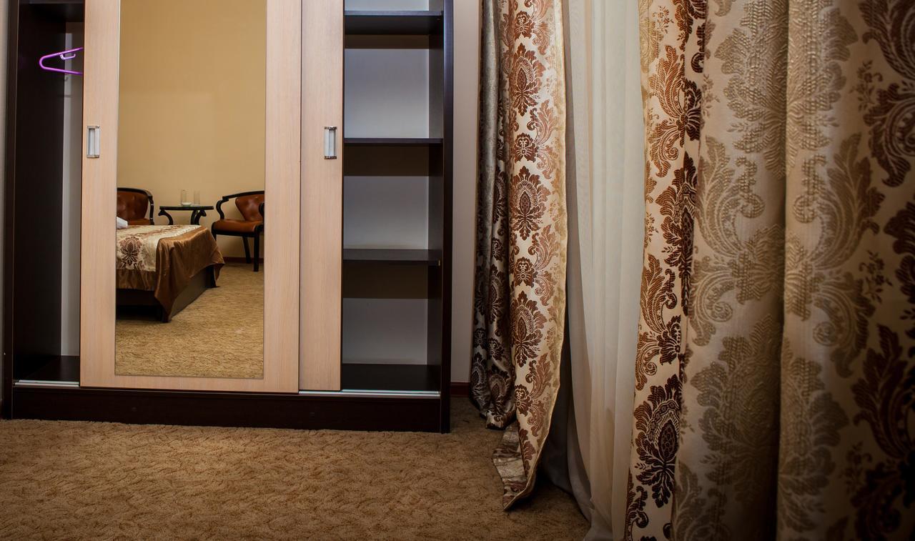 Hotel Avenue ビシュケク エクステリア 写真