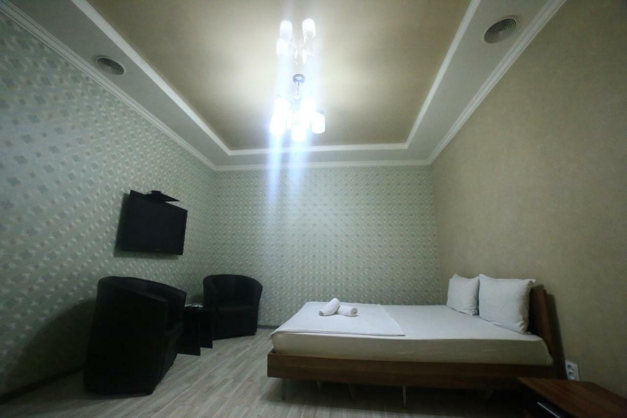 Hotel Avenue ビシュケク エクステリア 写真